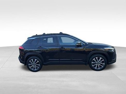 Used 2024 Toyota Corolla Cross XLE AWD/4WD image 33