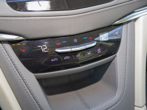 Used 2022 Cadillac XT5 Premium Luxury image 19