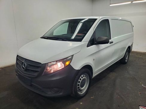 Used 2017 Mercedes-Benz Metris Cargo 3dr Mini Van image 1