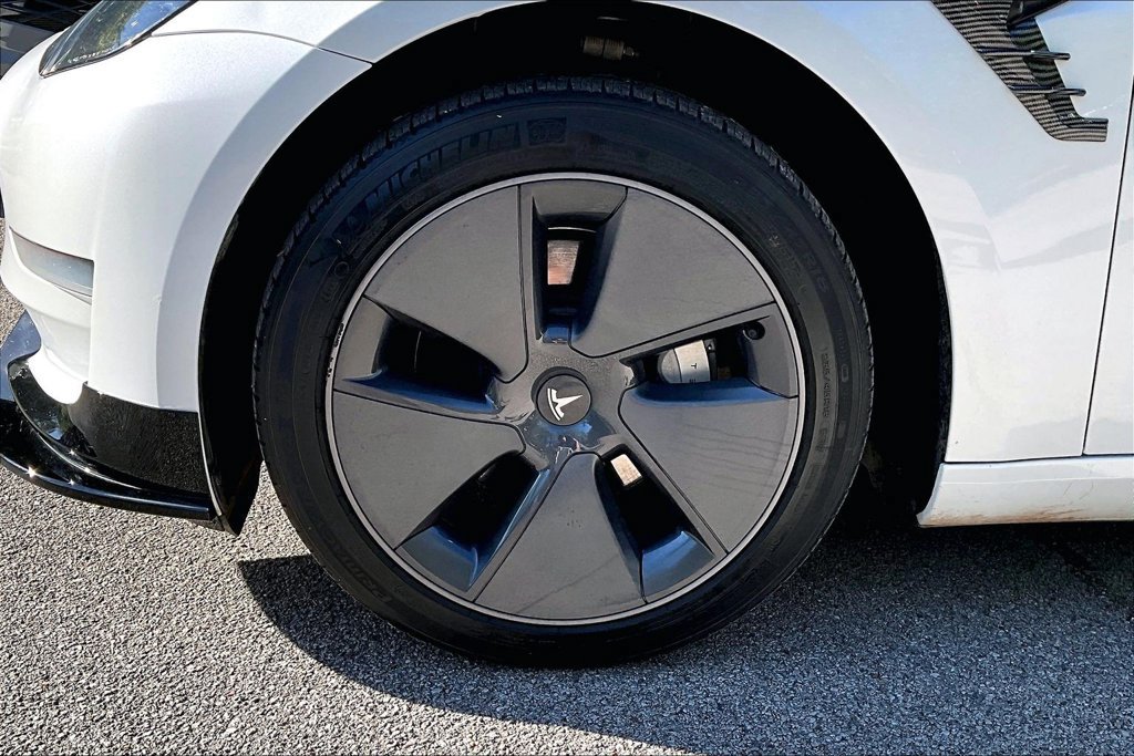 Used 2023 Tesla Model 3 Standard Range RWD image 11