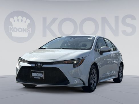 Used 2022 Toyota Corolla LE image 1
