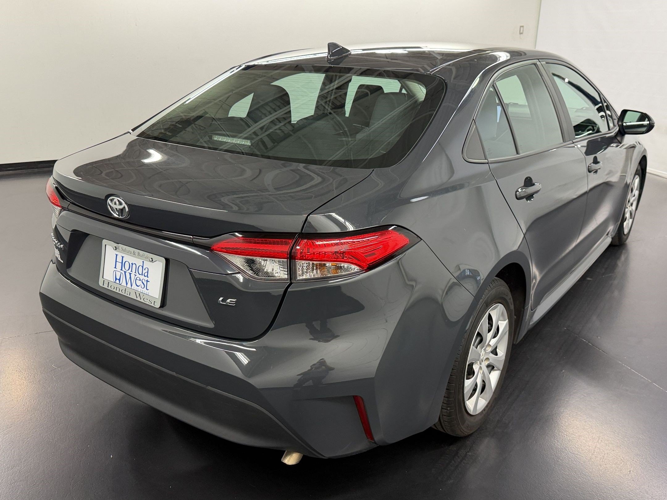 Used 2024 Toyota Corolla LE FWD image 9