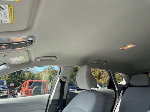 Used 2024 Hyundai Kona SEL image 32