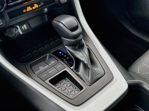 Certified 2023 Toyota RAV4 XLE FWD image 25