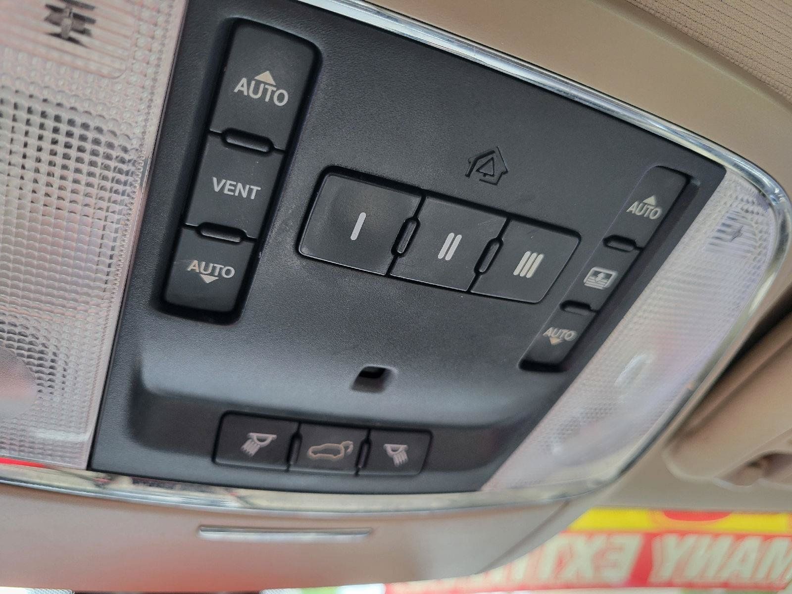 Used 2014 Jeep Grand Cherokee Overland AWD/4WD image 26