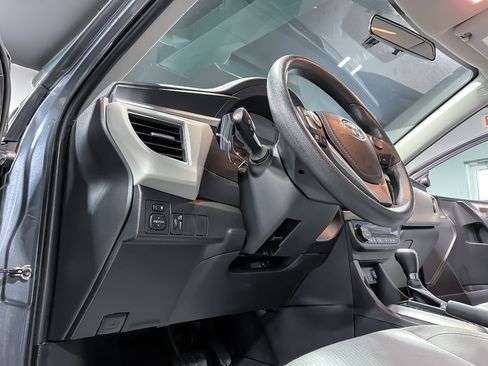 Used 2015 Toyota Corolla LE Premium image 18