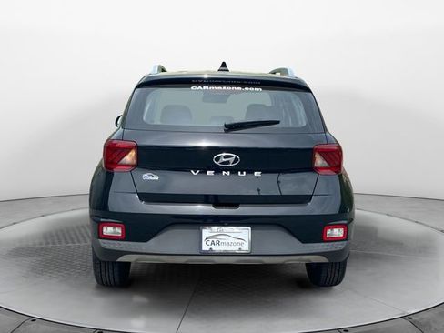 Used 2020 Hyundai Venue SEL w/ Convenience + Premium Package FWD image 4