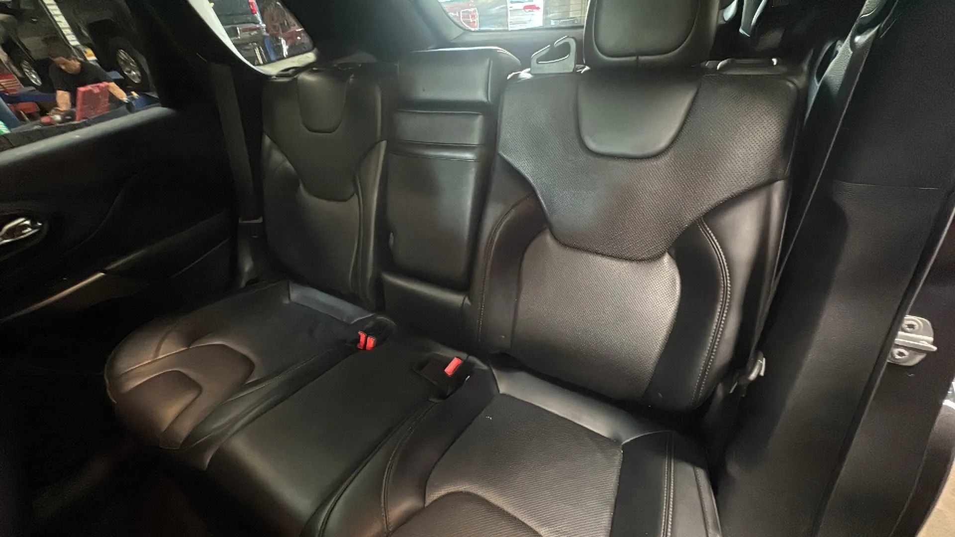 Used 2019 Jeep Cherokee Limited AWD/4WD image 31
