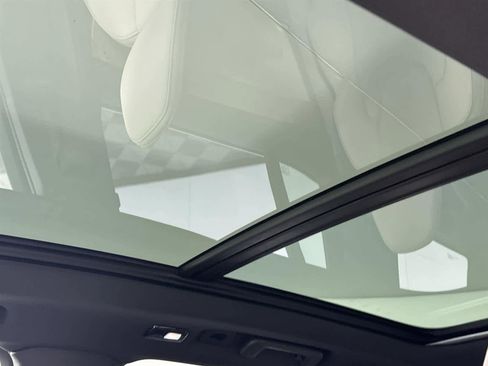 Used 2025 Volvo XC90 T8 Plus image 12