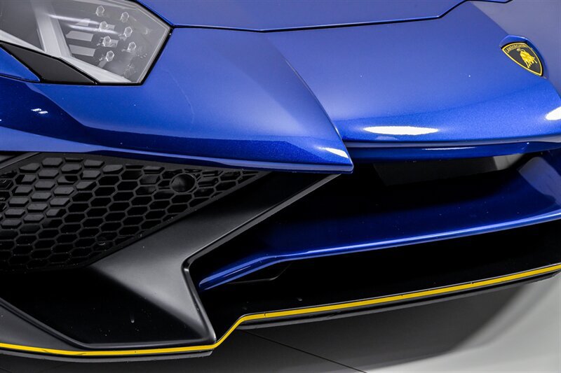 Used 2017 Lamborghini Aventador LP 750-4 Superveloce AWD/4WD image 6
