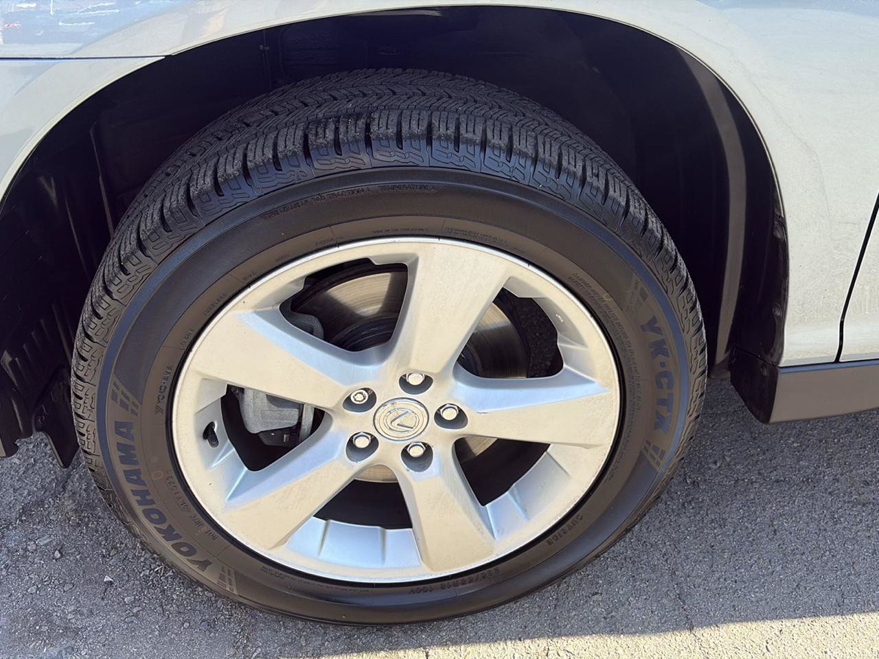 Used 2004 Lexus RX 330 FWD image 5