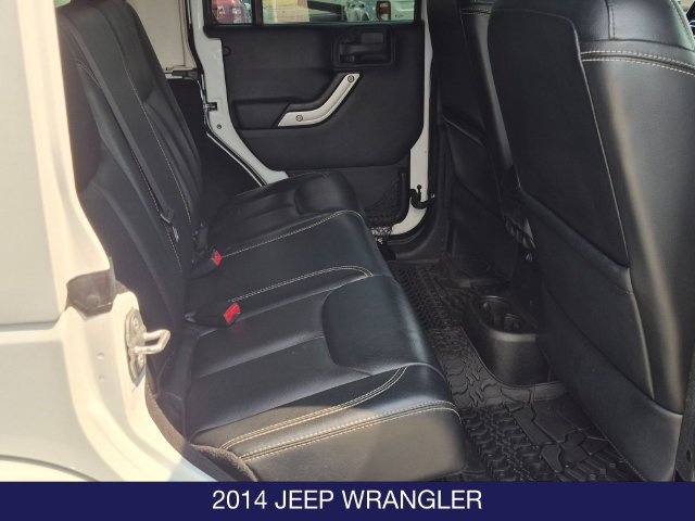Used 2014 Jeep Wrangler Unlimited Sahara w/ Dual Top Group AWD/4WD image 23
