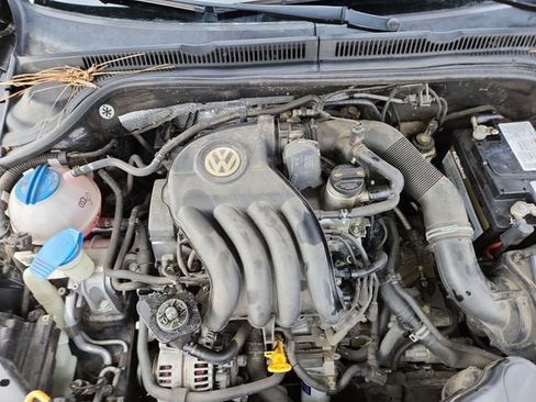 Used 2011 Volkswagen Jetta S image 25