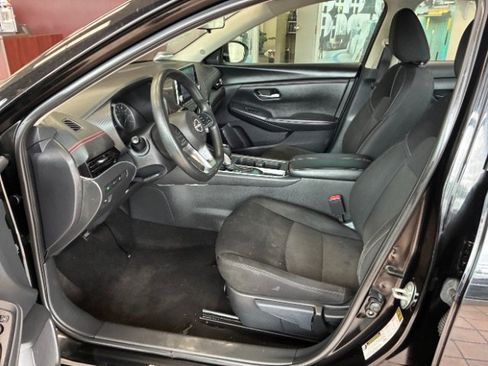 Used 2024 Nissan Sentra SV FWD image 13
