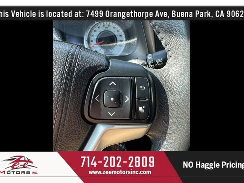 Used 2017 Toyota Sienna SE Premium w/ Cargo Management Package FWD image 27