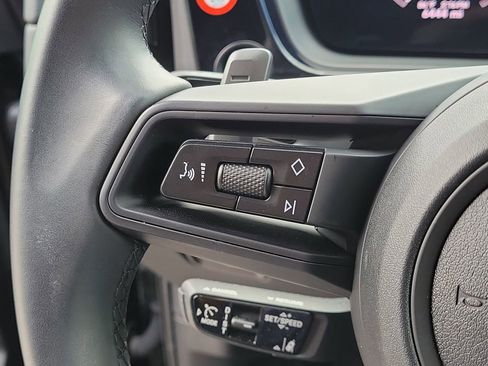 Certified 2025 Porsche Cayenne AWD/4WD image 34