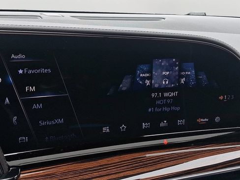 Used 2022 Cadillac Escalade Premium Luxury w/ Performance Package RWD image 19