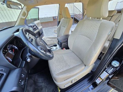 Used 2016 Toyota 4Runner SR5 AWD/4WD image 28