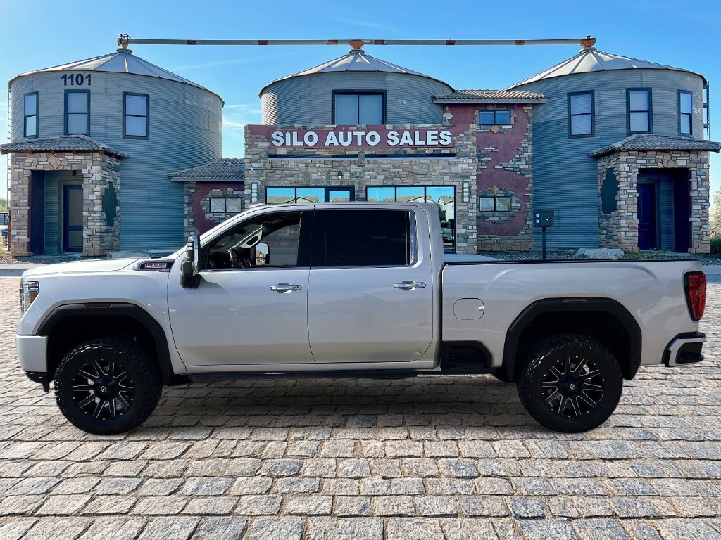 Used 2021 GMC Sierra 3500 Denali w/ Technology Package AWD/4WD image 2