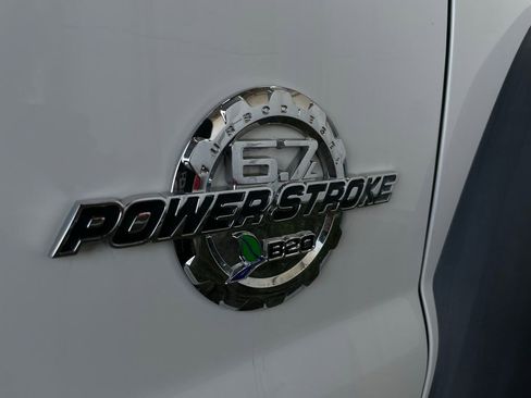 Used 2015 Ford F550 4x4 SuperCab Super Duty w/ Ambulance Prep Package image 11