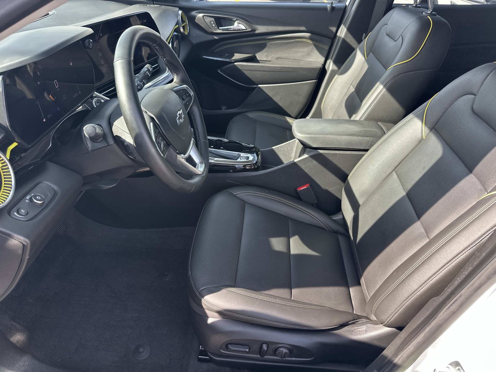 Used 2025 Chevrolet Trax ACTIV w/ Driver Confidence Package FWD image 18