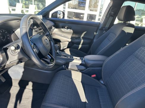 Used 2023 Honda HR-V Sport image 11