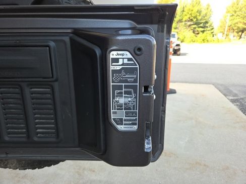 Used 2021 Jeep Wrangler Sport S image 42