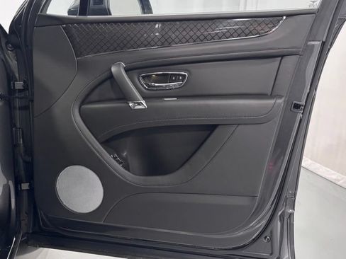 Used 2020 Bentley Bentayga AWD/4WD image 24