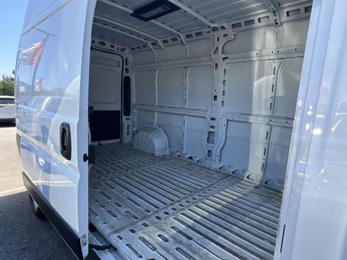 Used 2025 RAM ProMaster 2500 w/ Convenience Group FWD image 25