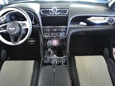 Used 2023 Bentley Bentayga AWD/4WD image 16
