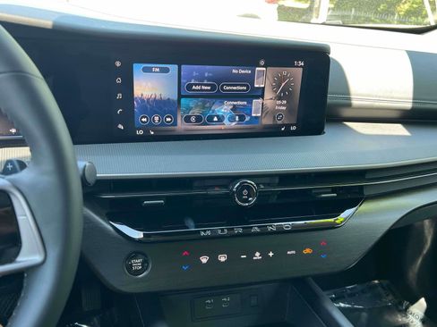 Used 2025 Nissan Murano SV AWD/4WD image 13