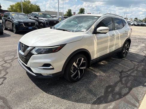Used 2022 Nissan Rogue Sport SL w/ Premium Package AWD/4WD image 2