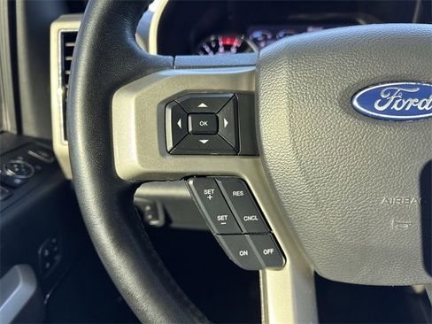 Certified 2022 Ford F250 Lariat w/ Chrome Package image 16