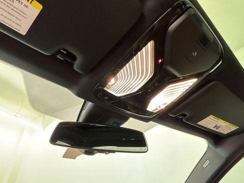 Used 2023 BMW 330i Sedan image 16