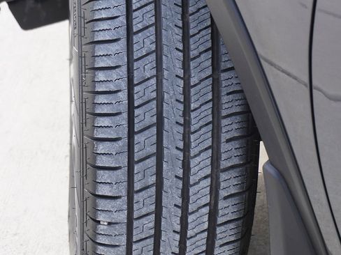 Used 2018 Toyota RAV4 LE w/ All Weather Liner Package image 5