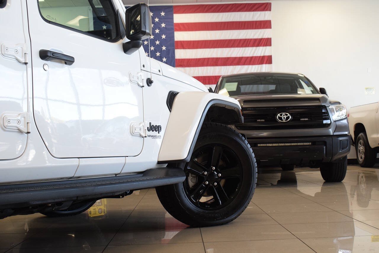 Used 2020 Jeep Wrangler Unlimited Sahara AWD/4WD image 17