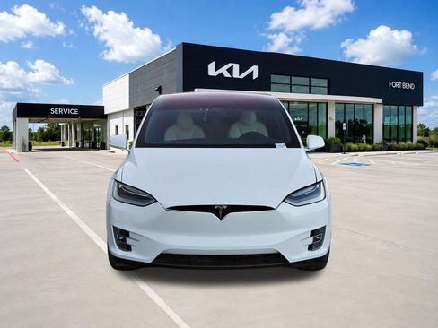 Used 2020 Tesla Model X Long Range AWD/4WD image 2