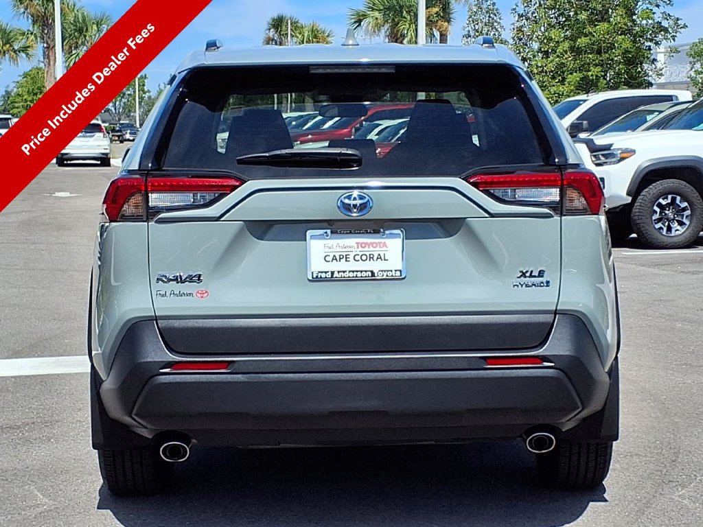 Used 2022 Toyota RAV4 XLE AWD/4WD image 7