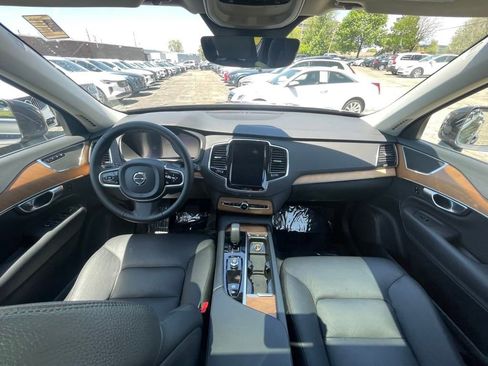 Used 2024 Volvo XC90 B6 Plus image 21