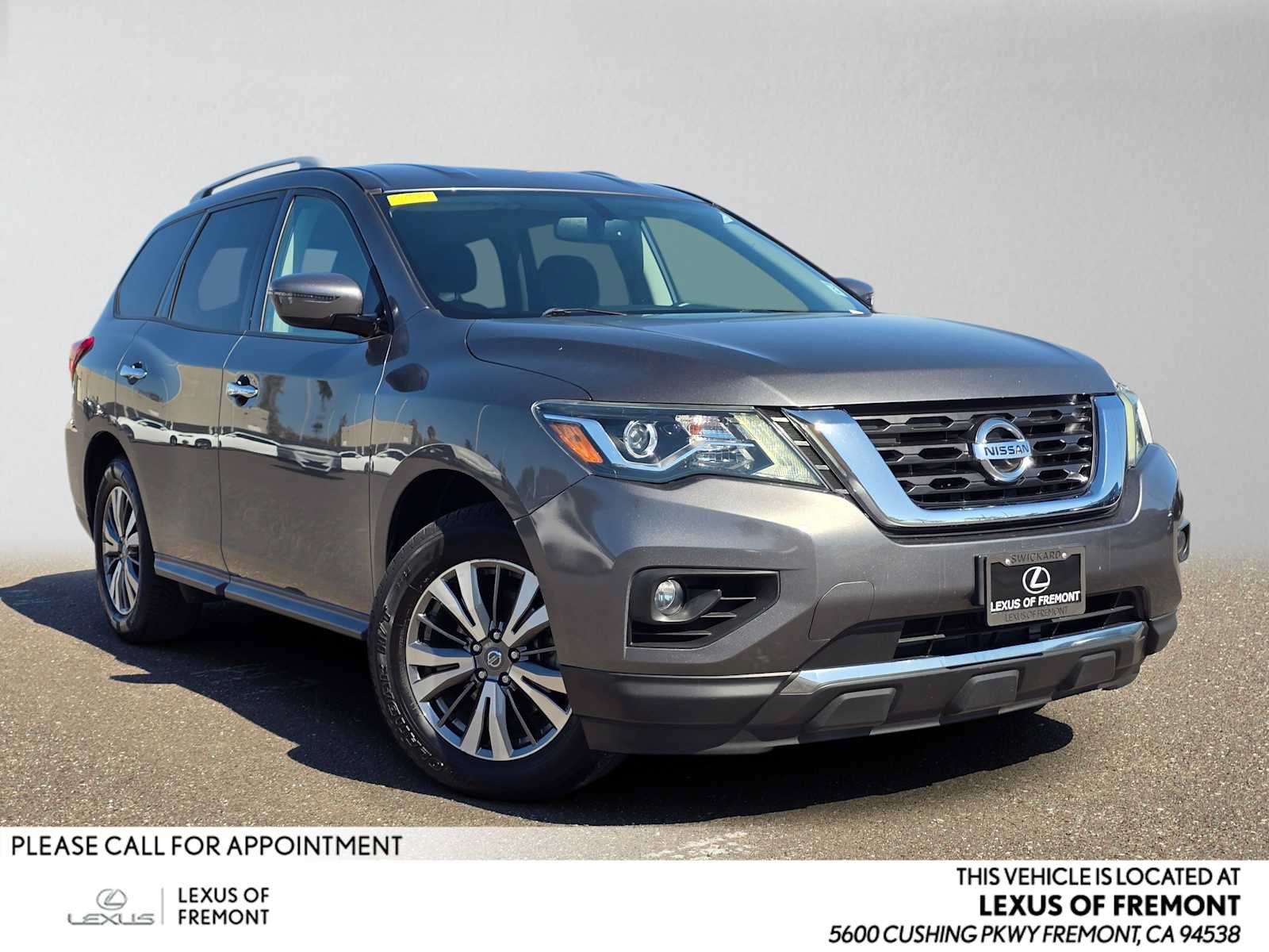 Used 2019 Nissan Pathfinder SV AWD/4WD image 1