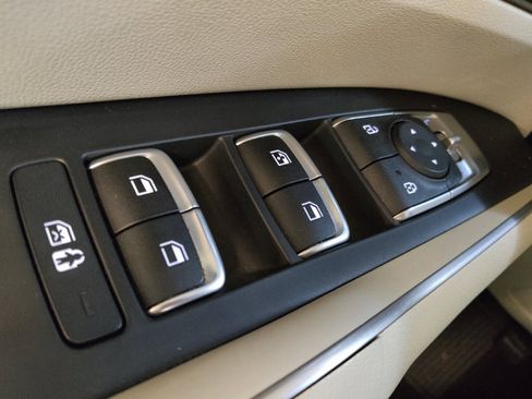 Used 2021 Kia Sorento S image 27