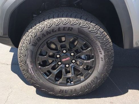 New 2026 GMC Canyon Elevation w/ Convenience Package RWD image 32
