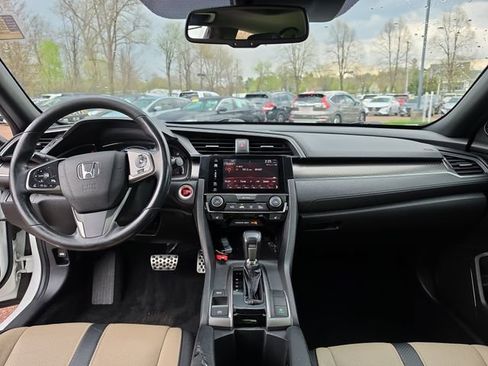 Used 2018 Honda Civic Sport Touring image 8