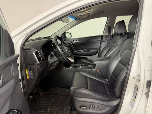 Used 2020 Kia Sportage EX AWD/4WD image 2