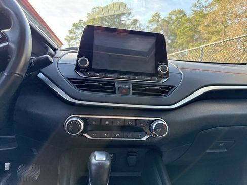 Used 2020 Nissan Altima 2.5 SR w/ Premium Package image 6