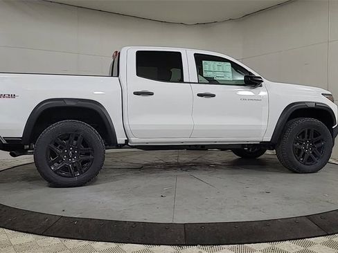 New 2025 Chevrolet Colorado Trail Boss w/ Midnight Edition image 14