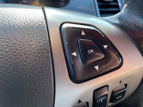 Used 2016 Ford Taurus SEL w/ Equipment Group 201A image 16