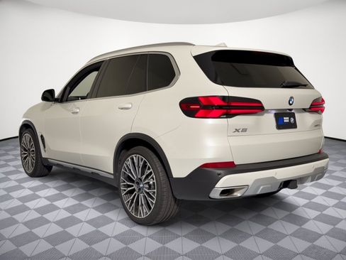Used 2026 BMW X5 xDrive40i AWD/4WD image 3