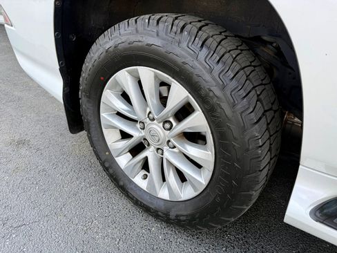 Used 2019 Lexus GX 460 Premium AWD/4WD image 17