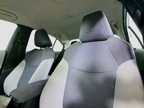 Used 2022 Toyota Corolla LE image 13